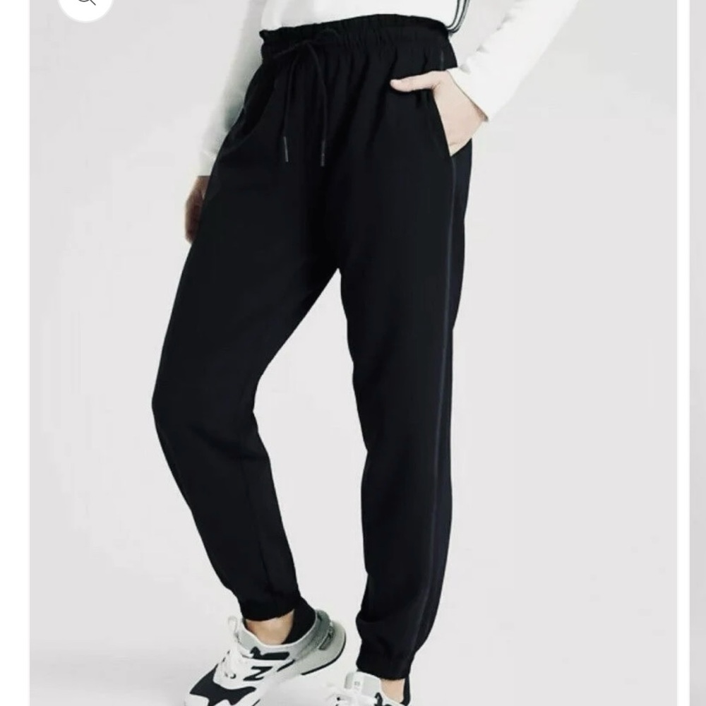 Athleta Metropolis Jogger in Black